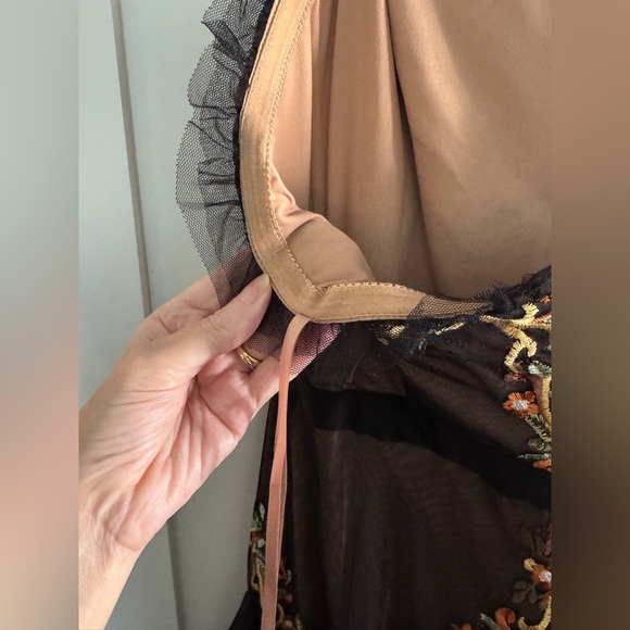 ✨STUNNING✨Tiered ruffled embroidered BCBG MAX AZARIA GOWN DRESS - Picture 4 of 13